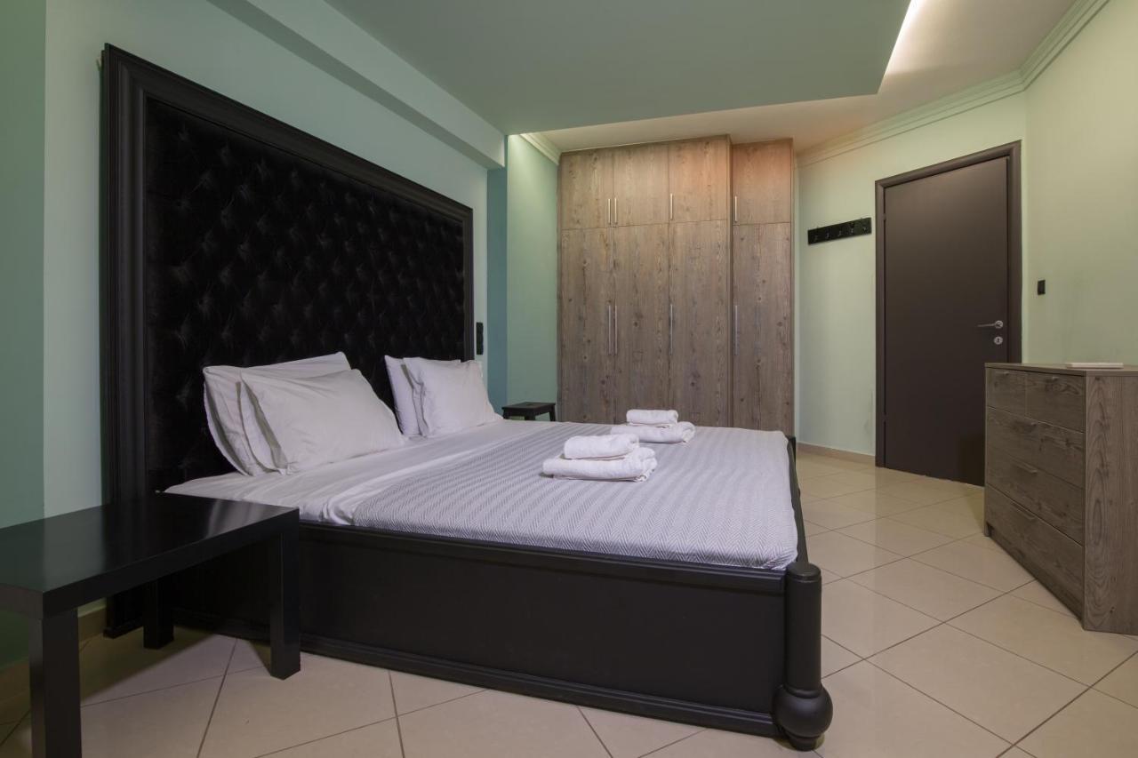 Spacious Modern Apartments With Great Rooftop View Атина Екстериор снимка