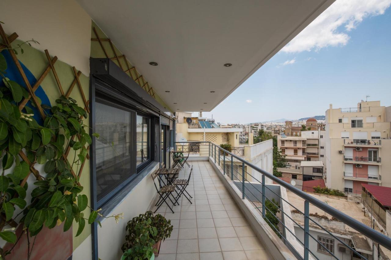 Spacious Modern Apartments With Great Rooftop View Атина Екстериор снимка