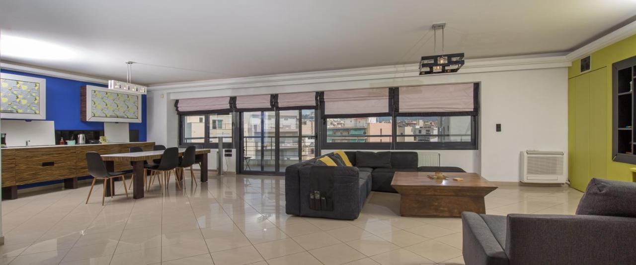 Spacious Modern Apartments With Great Rooftop View Атина Екстериор снимка