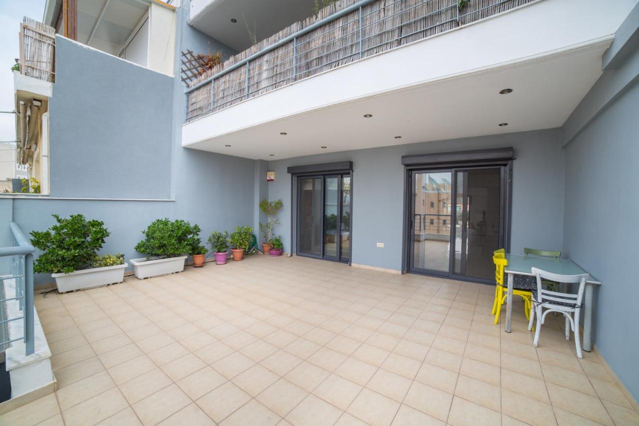 Spacious Modern Apartments With Great Rooftop View Атина Екстериор снимка