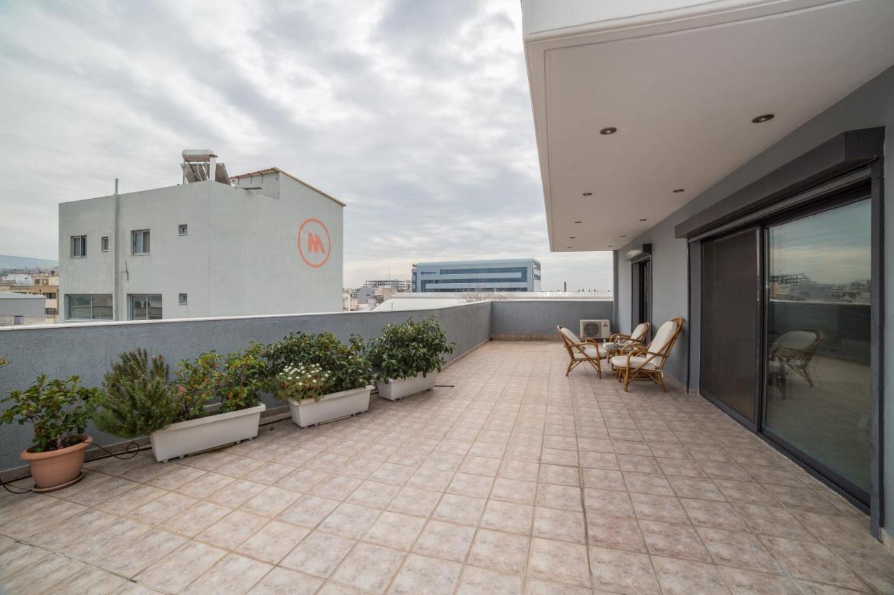 Spacious Modern Apartments With Great Rooftop View Атина Екстериор снимка