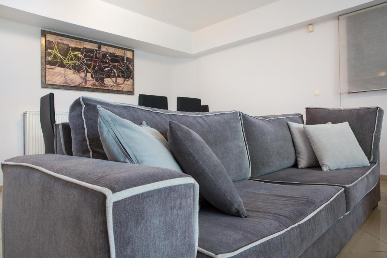 Spacious Modern Apartments With Great Rooftop View Атина Екстериор снимка