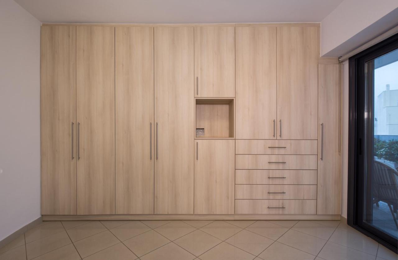 Spacious Modern Apartments With Great Rooftop View Атина Екстериор снимка